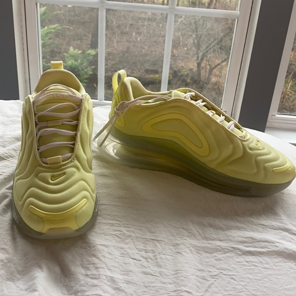 Nike Shoes - Nike air max